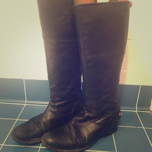 Melissa button back zip fry boots